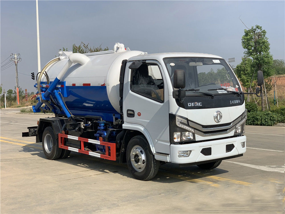 4.5方東風(fēng)D6 吸污車